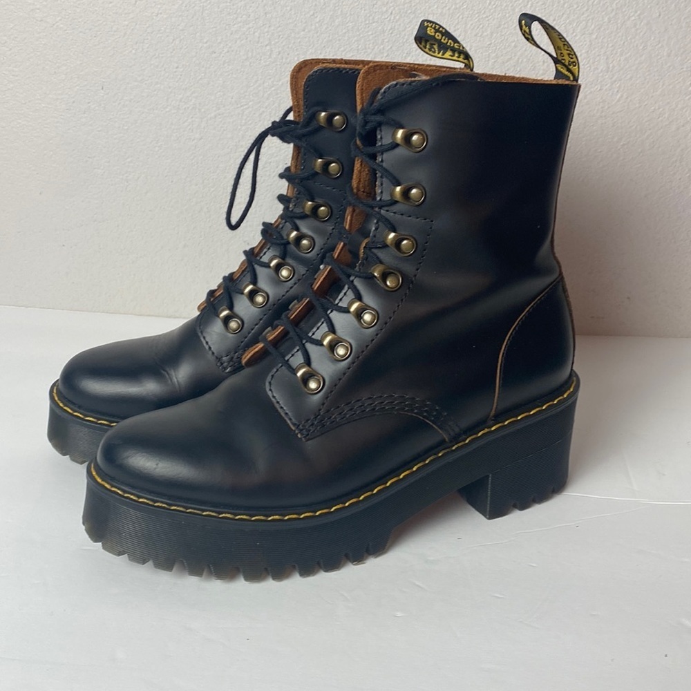 Dr Martens Woman’s Lace Up Boots 9
